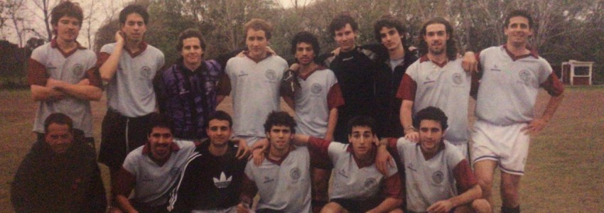 Homenaje al equipo de fútbol 11 del año 2002 campeón invicto el cual representó a la Facultad de Derecho en torneo interfacultades