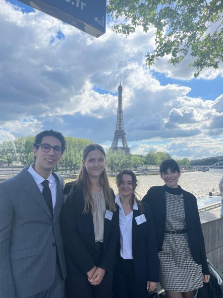 El equipo de la Facultad se consagr campen de la 19 edicin del Concours d'Arbitrage de Paris