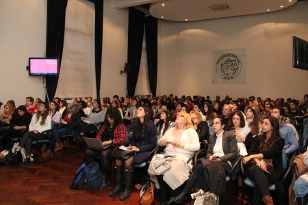 Actividad informativa sobre experiencias académicas en el exterior