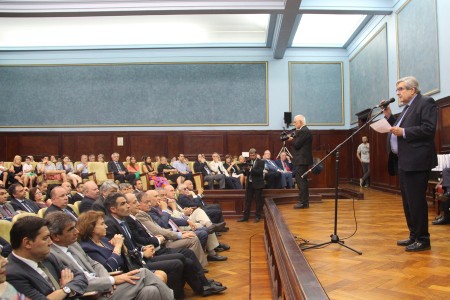 Acto de entrega de diplomas a los/as profesores/as designados/as en los últimos meses