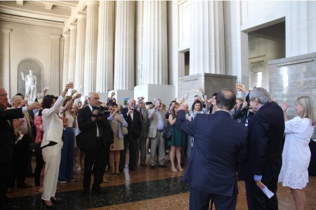 Acto de entrega de diplomas a los/as profesores/as designados/as en los últimos meses