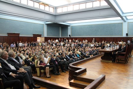 Alberto J. Bueres asumió como decano de la Facultad para el período 2018-2022