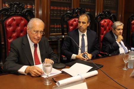 Ceremonia de entrega de diploma de profesor honorario de la Universidad de Buenos Aires a Jorge R. Vanossi
