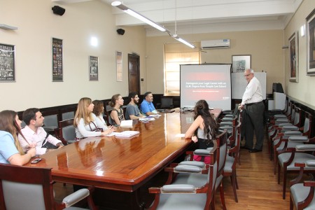 Charla con el Profesor Rafael A. Porrata-Doria dirigida a estudiantes interesados en realizar posgrados en el extranjero  