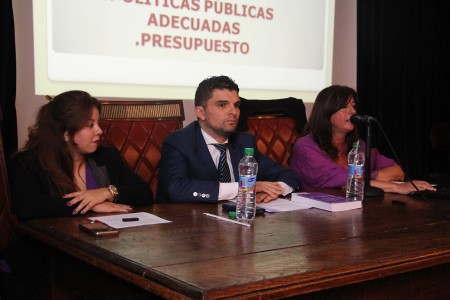 Charla sobre el procedimiento de violencia familiar