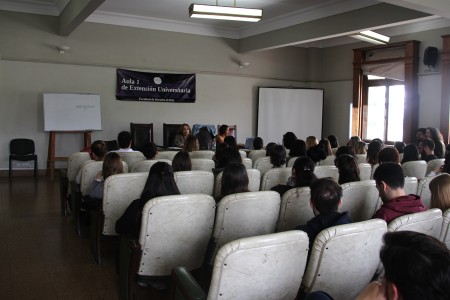 Charla sobre iniciación profesional. Los primeros pasos: ventajas y desafíos