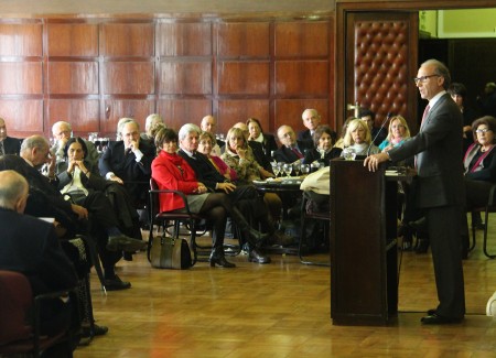 Ciclo de almuerzos académicos para profesores de la Facultad: Las restricciones que nos impone la Constitución