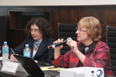 Conferencias de las profesoras Valerie Hans y Mary Beloff
