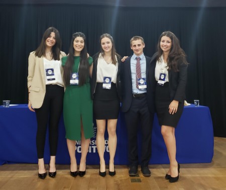 Destacado desempeño del equipo de la Facultad en la Competencia de Arbitraje Willem C. Vis