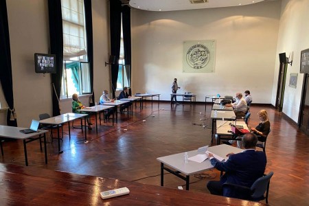 El decano Alberto Bueres inaugur las sesiones 2021 del Consejo Directivo e inform que se est trabajando en un proyecto para incorporar actividades presenciales en el edificio