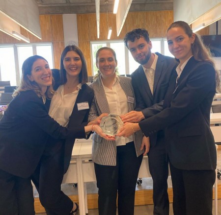 El equipo de la Facultad gan las rondas nacionales y participar nuevamente en la Competencia Philip C. Jessup