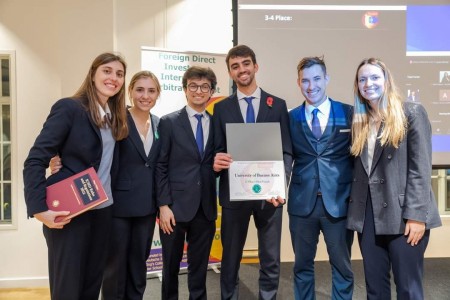 El equipo de la Facultad alcanzó el cuarto puesto en la competencia Foreign Direct Investment International Arbitration Moot 