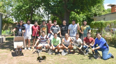 El equipo representativo de Rugby de UBA Derecho, se hizo presente en la Fundación CONIN Tigre