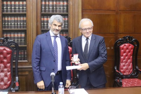 El profesor Antonio García Amado fue distinguido con el título de Doctor Honoris Causa de la UBA