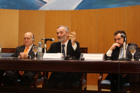 Encuentro académico con el profesor Alain Supiot