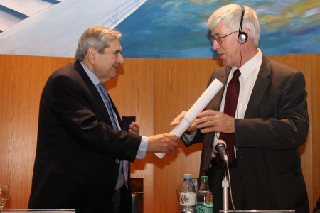 Entrega del doctorado honoris causa a Jeremy Waldron