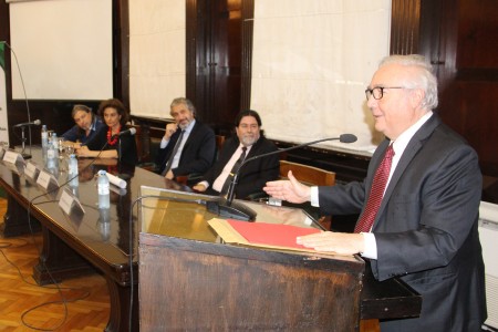 Entrega del doctorado honoris causa al profesor Manuel Castells