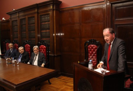 Entrega del doctorado honoris causa al profesor Mariano Yzquierdo Tolsada