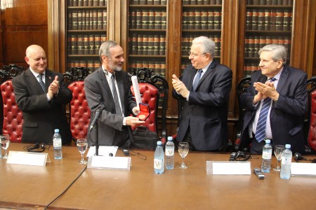  Entrega del doctorado honoris causa de la UBA al profesor Alain Supiot 