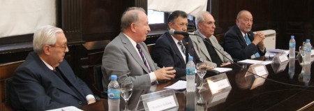 Filosofa para el Derecho. Encuentro Jornada de debate interdisciplinario entre filsofos y constitucionalistas