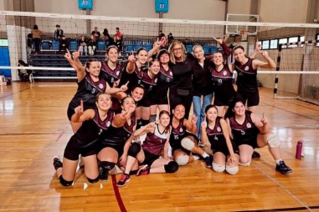 Final del Torneo Interfacultades, voley femenino - Campeonas!