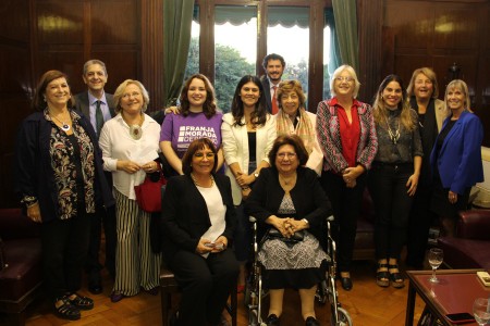 Homenaje de las mujeres a Raúl Alfonsín