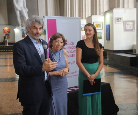 Inauguracin de la instalacin artstica "Casa Color de Rosa"