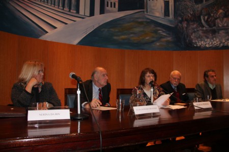 La Defensora del Pueblo como medio de proteccin de derechos humanos en el estado democrtico y constitucional de derecho