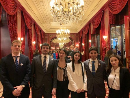 El equipo de la Facultad avanzó a las rondas eliminatorias de la edición 29 de la Competencia Willem C. Vis de Arbitraje Comercial Internacional 