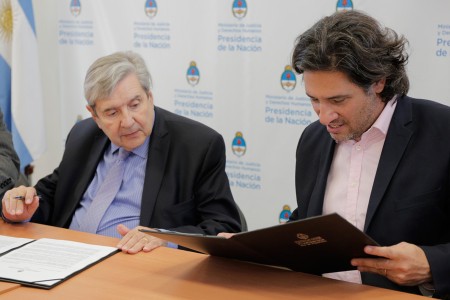 La Facultad firmó un convenio con el Ministerio de Justicia y Derechos Humanos
