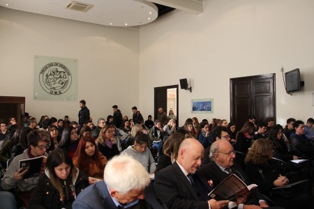 La teoría de la gran maquinaria jurídica frente a la teoría del caos