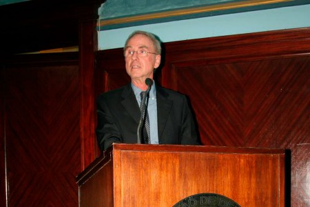 La UBA distinguió con el título de Doctor "Honoris Causa" al profesor Dieter Nohlen