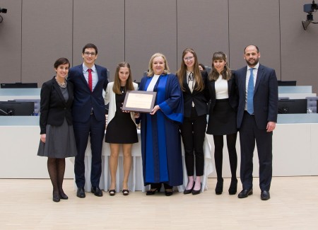 El equipo de la Facultad subcampen en el Concurso CPI: Simulacin Judicial ante la Corte Penal Internacional
