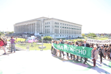Gran participacin en la Marcha Federal en defensa de la Universidad Pblica