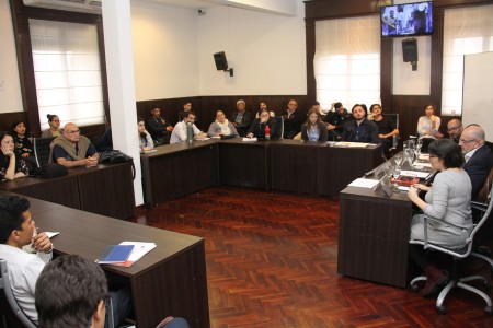 Mesa de debate El Marginal