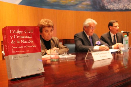 Presentacin del nuevo Cdigo Civil y Comercial de la Nacin Comentado, dirigido por Daniel Roque Vtolo