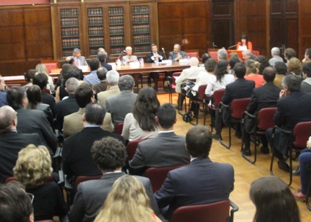 Homenaje al Profesor David Baigún y reconocimiento a los alumnos egresados de la Carrera de Especialización en Derecho Penal