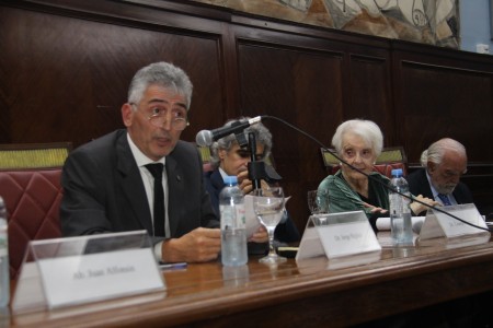 Rosa Graciela Castagnola de Fernández Meijide y Daniel Marcelo Salvador recibieron el Doctorado Honoris Causa de la UBA