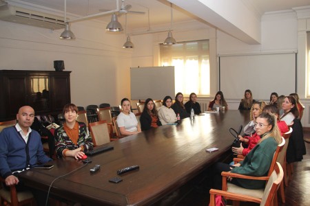 Seminario-taller: Aproximaciones a la Historia Argentina desde la educación universitaria. Capítulo Miradas femeninas. Diálogo con Marcela Aspell: "Primeras Mujeres Universitarias en la Universidad Nacional de Córdoba."