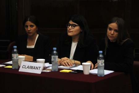 Sesión abierta de práctica del equipo que representará a la Facultad en el Foreign Direct Investment International Arbitration Moot