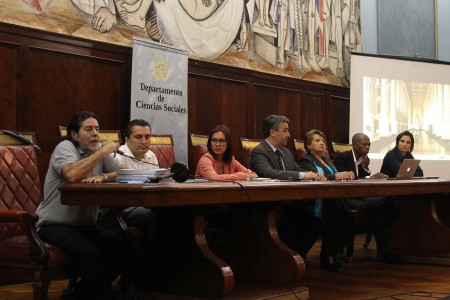 Sesin de apertura del ciclo Dialogando desde el Sur