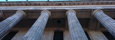 Suspensin del acto de colacin de grados