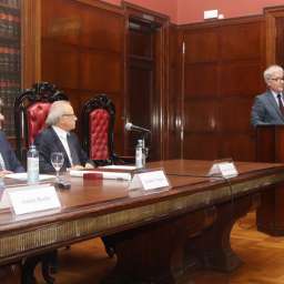 El profesor Antonio Garca Amado fue distinguido con el ttulo de Doctor Honoris Causa de la UBA
