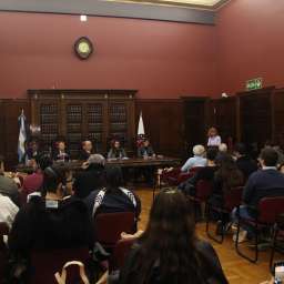 Las profesiones jurdicas frente a la tecnologa de produccin, clculo y vigilancia digital