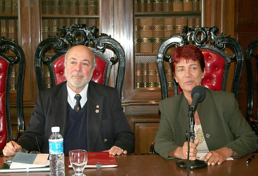 Juan Guzmn Tapia y Mnica Pinto