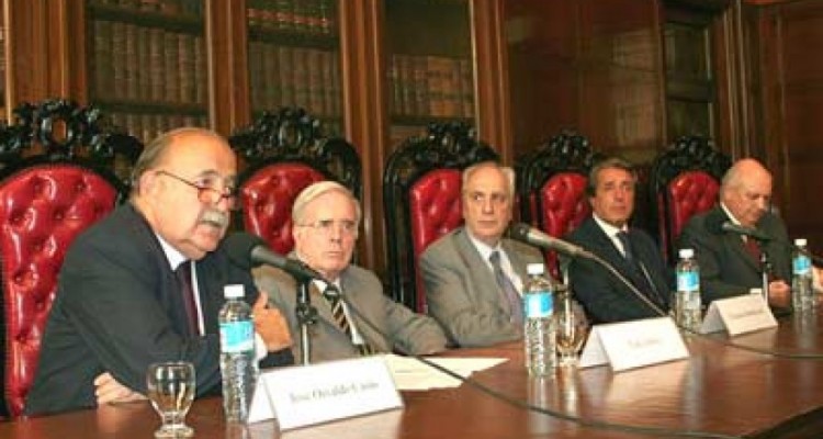 Jos O. Cass, Tulio Ortiz, Eduardo Barbarosch, Daniel Vtolo y Jorge H. Damarco