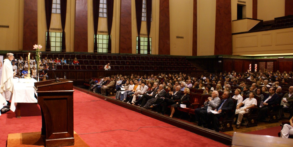 Misa y oracin interreligiosa en la Facultad de Derecho