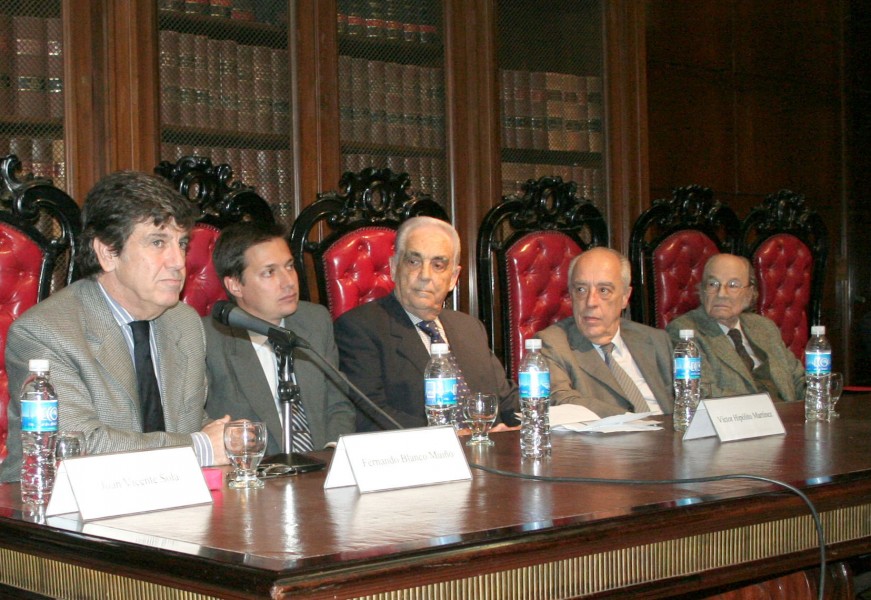 Juan V. Sola, Fernando Blanco Muio, Vctor Hiplito Martnez, Atilio Alterini y Flix Luna