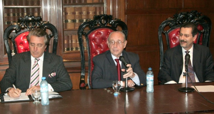 Daniel R. Vtolo, Marcelo Lascano y Hctor O. Chomer