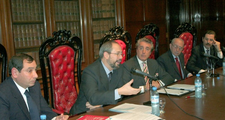 Gustavo Gonzlez Acosta, Gustavo Naveira de Casanova, Daniel R. Vtolo, Marcelo Lascano y Hctor O. Chomer